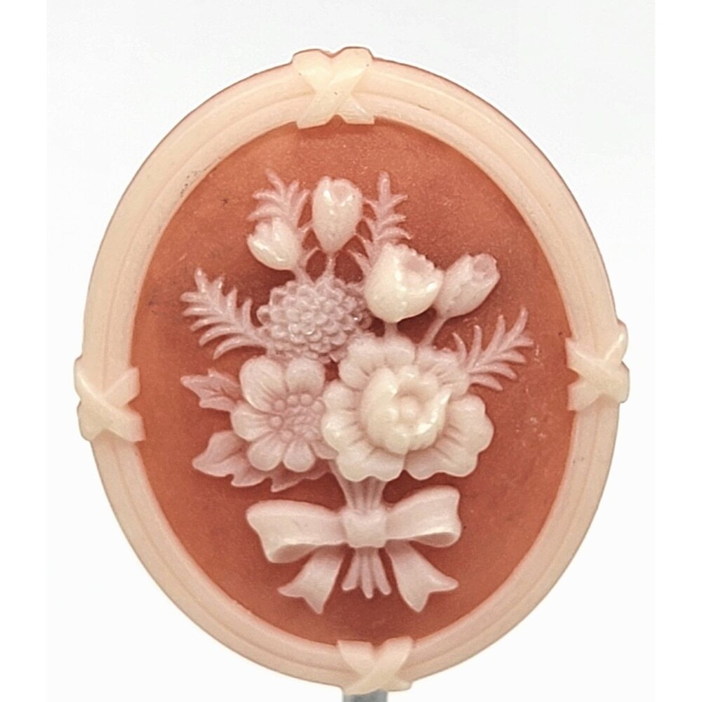 Avon Cameo Brooch Pin Floral Bouquet Peach White Resin Plastic Silver Tone Vtg.